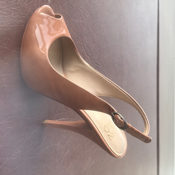 Joan & David Natural Leather Open Toe Pump - Picture 3 of 6